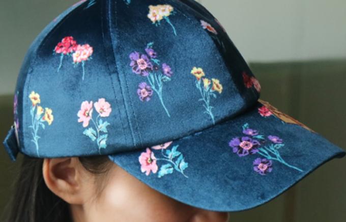 최신 디자인 호화로운 인쇄된 야구 모자 숙녀 우단 모자 Streetwear