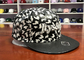 남녀 공통 주문 백색 3D 자수 6는 Pu 가죽 편평한 테두리 모자 스포츠 도시 거리 모자를 깝니다
