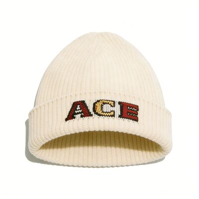 천연 단열과 클래식한 룩을 제공하는 맞춤형 울 비니 모자로 겨울 의류 컬렉션에 완벽합니다